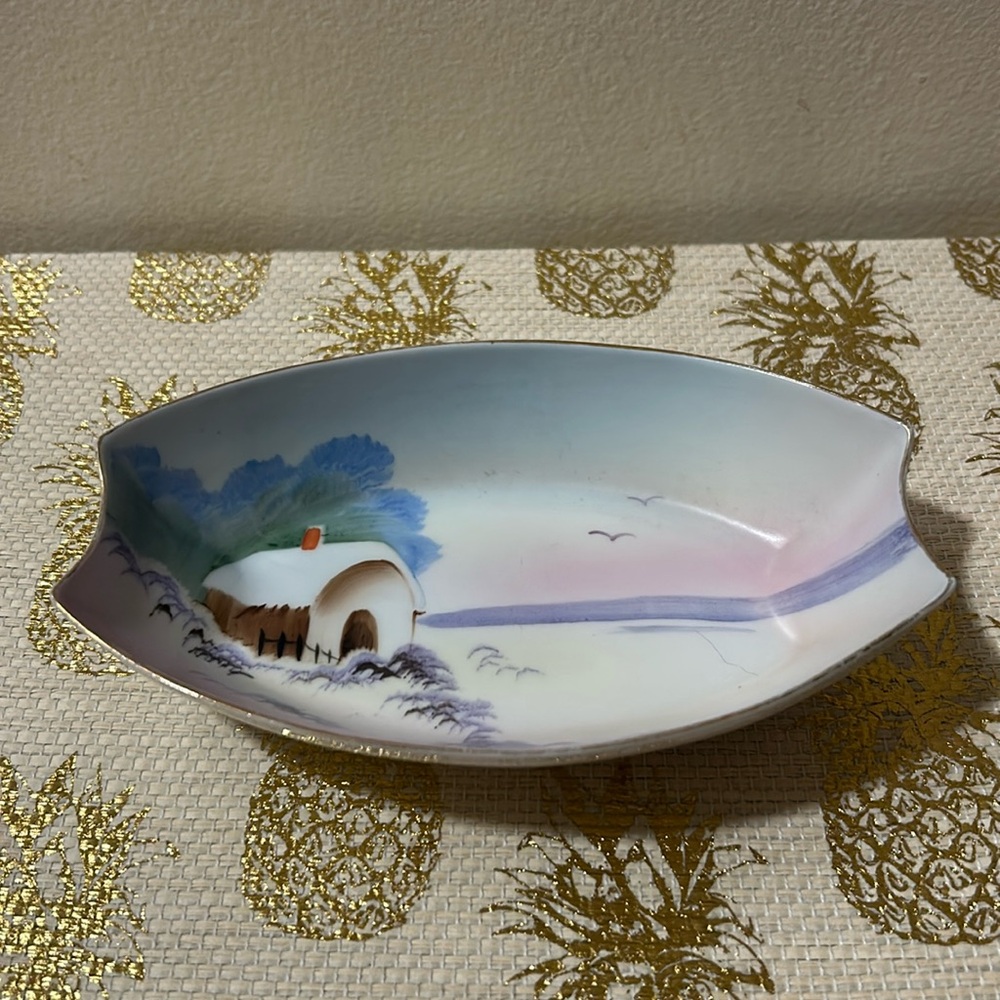 Vintage Hand Painted Chikaramachi Lotus Nut Bowl Made in Japan